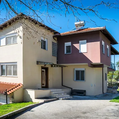 Luxury With Great Views Near Airport Villa